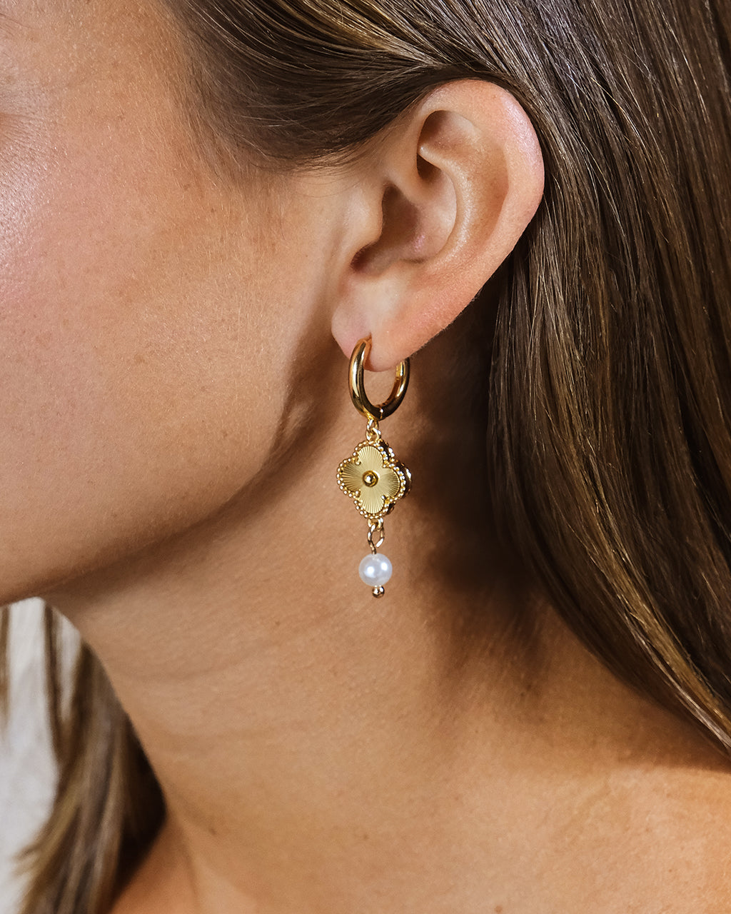 Tilda Pearl & Clover Charm Micro Hoop