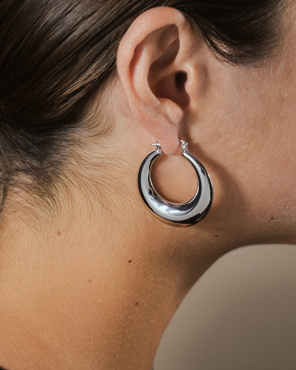 Quinn Tube Hoop Earrings