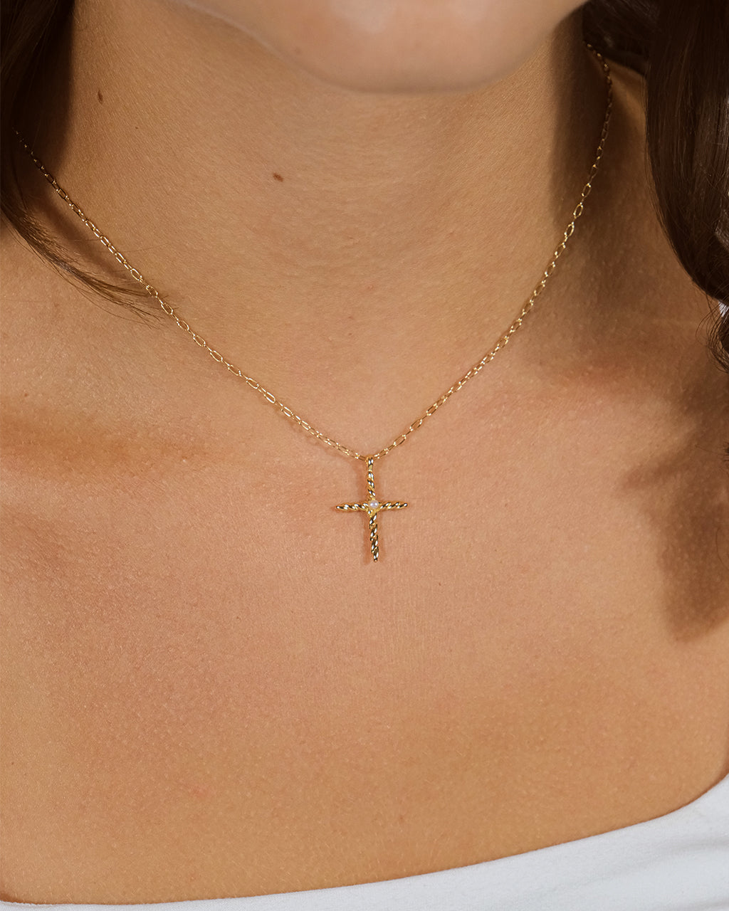 Anaïs Pearl Cross Pendant Necklace
