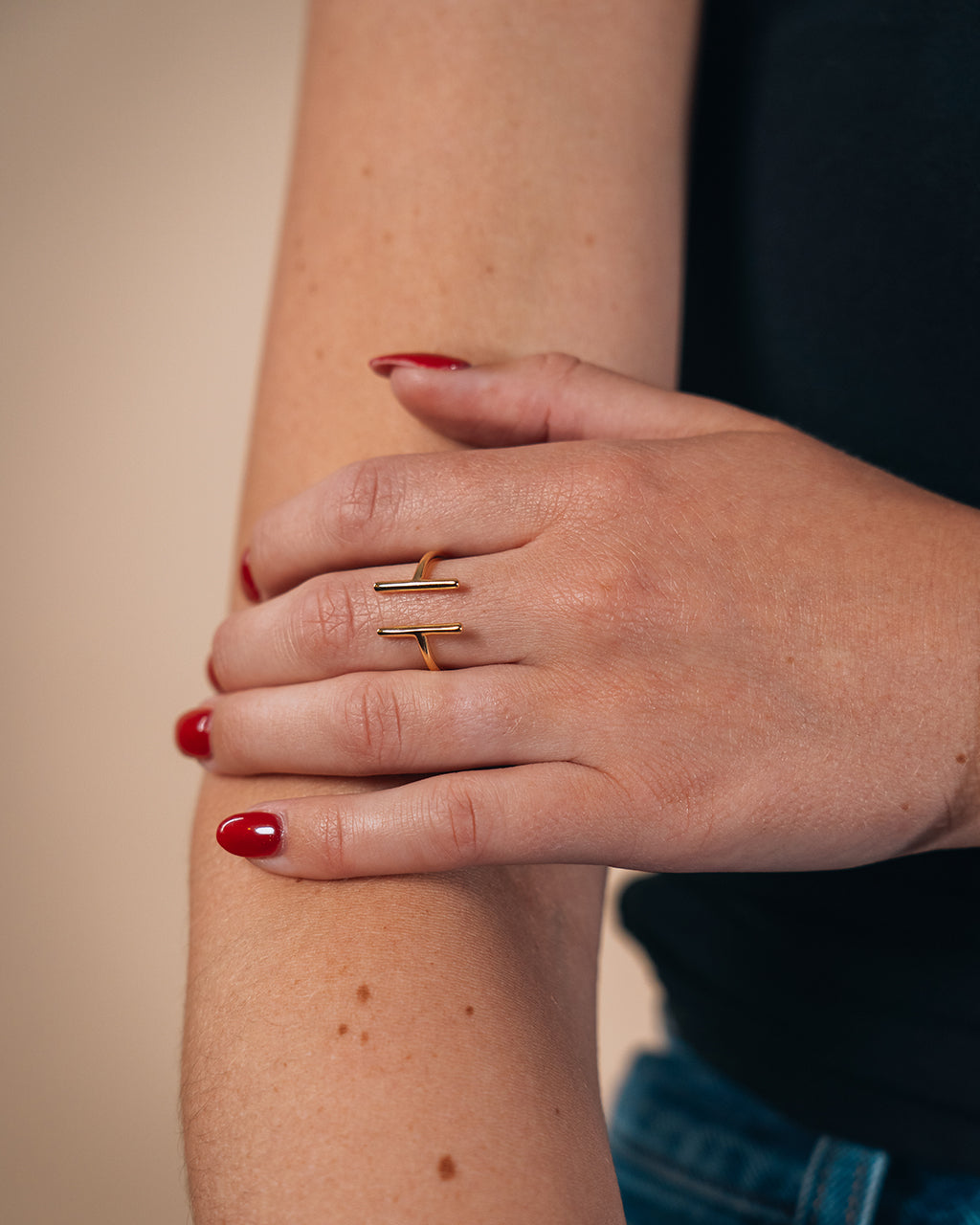 Woman Wearing Silver Parallel Bar Ring
