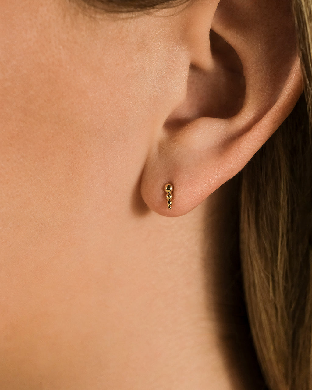 14K Gold Graduated Beaded Bar Stud Earrings