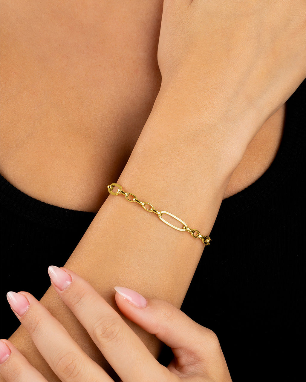 Amari Oval Link Chain Bracelet