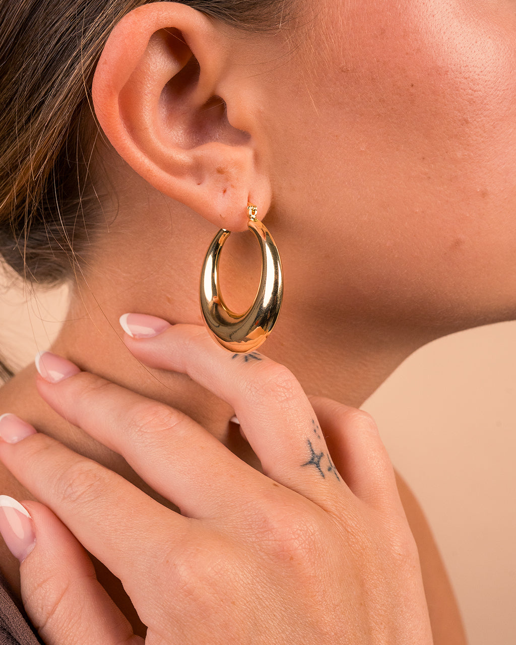 Quinn Tube Hoop Earrings