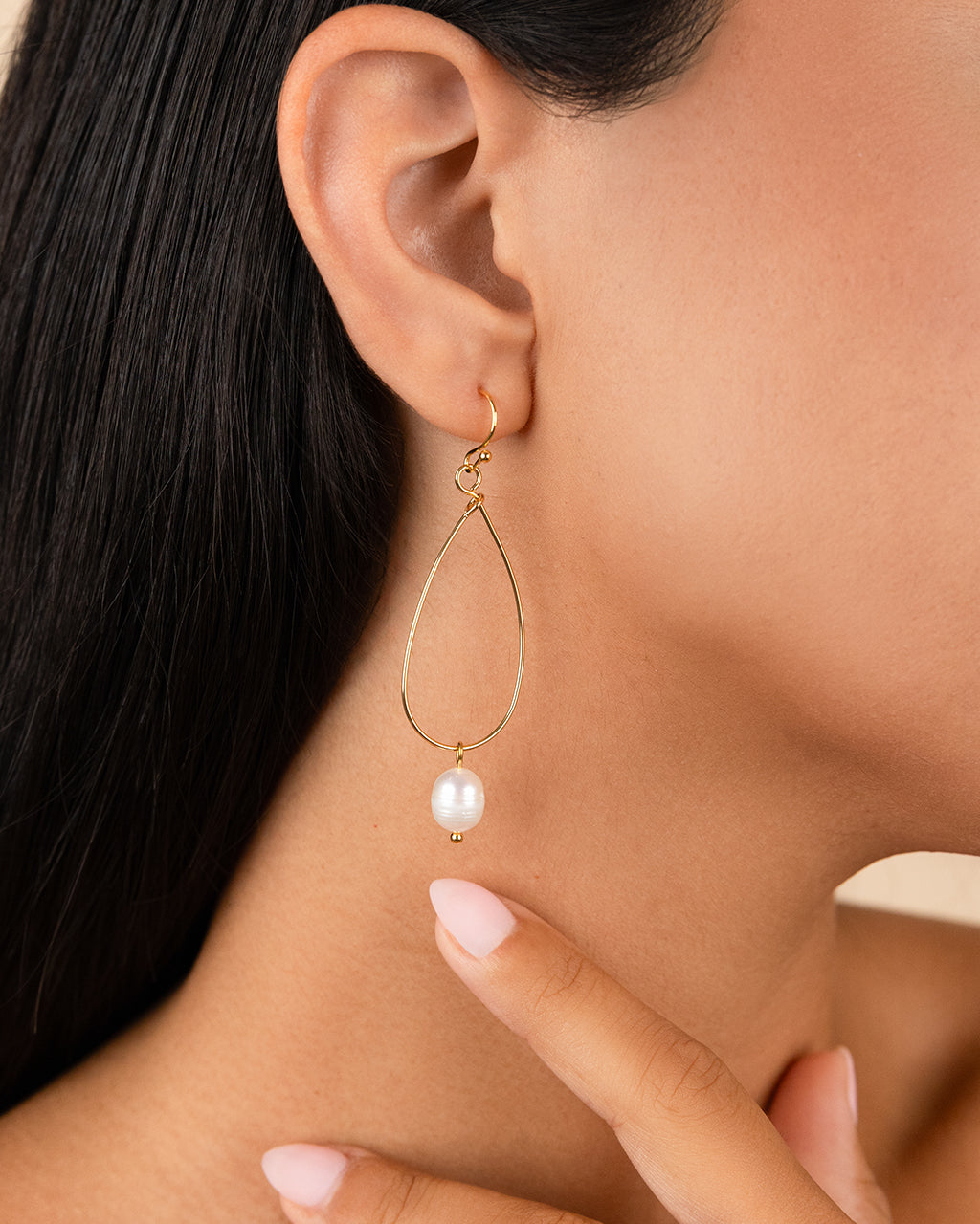 【MONDAY EDITION】Teardrop Pearl Unbalanced Earring - Gold J18E-PEARLTEARDROP-GOLD-1.jpg?
