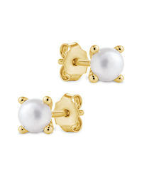 Judy Pearl Studs