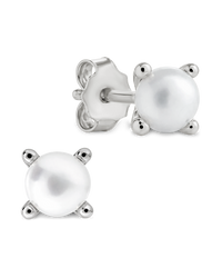 Judy Pearl Studs