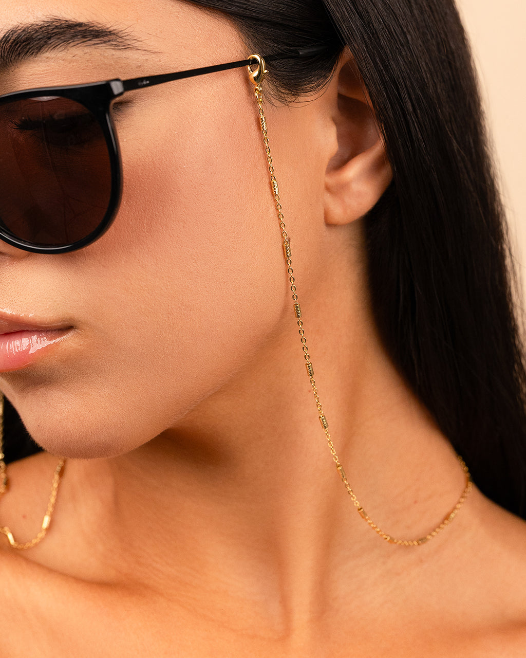 Delicate Textured Station Sunglass Chain