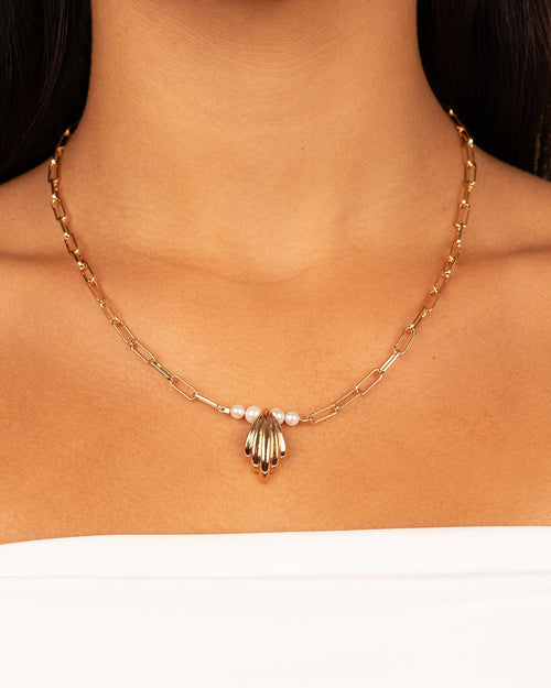 Chérie Pearl Shell Pendant Necklace - Sterling Forever