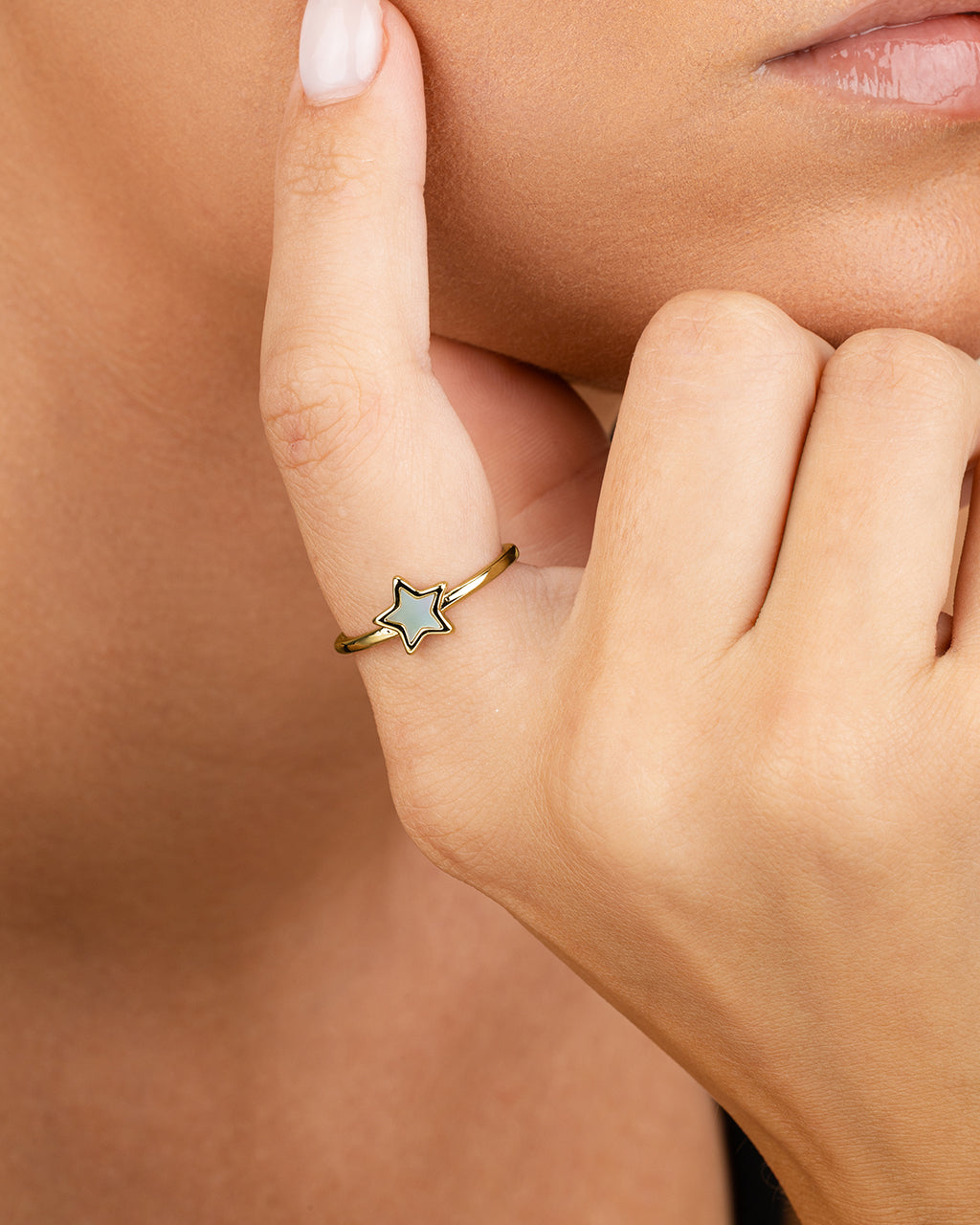 Bez Mother of Pearl Star Ring