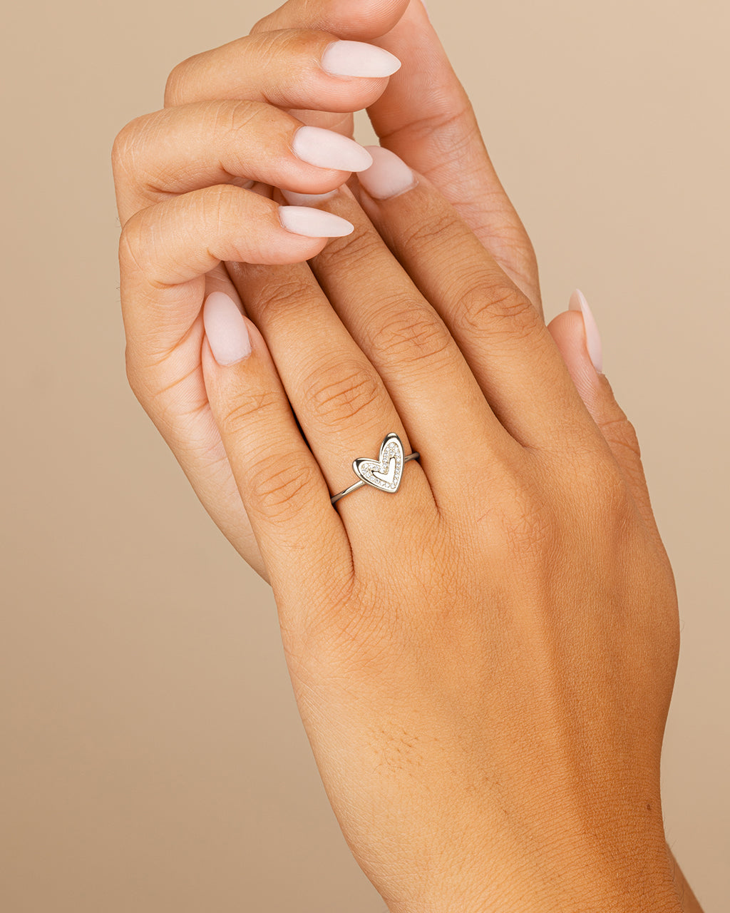 アクセサリー silver heart and chain ring CONNECTED HEART CHAIN RING – Christina Kober