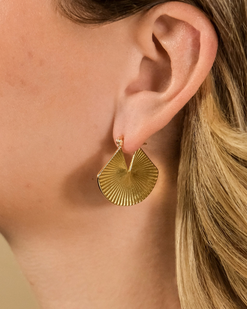 Francesca Ribbed Fan Hoop Earrings