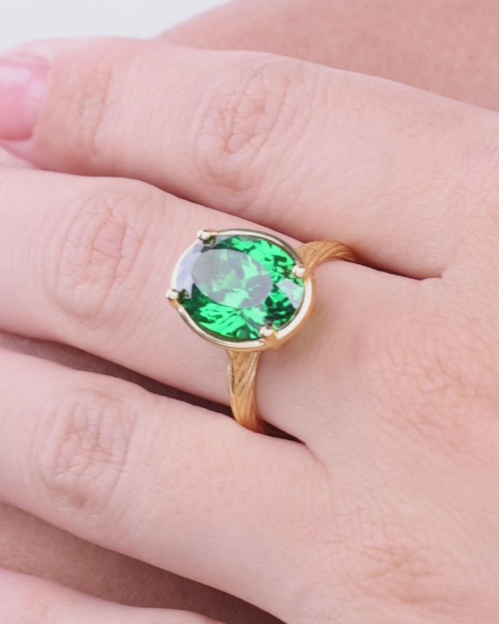Sterling Silver Oval Cut Emerald CZ Cocktail Ring