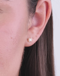 Judy Pearl Studs