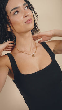 Chérie Pearl Shell Pendant Necklace