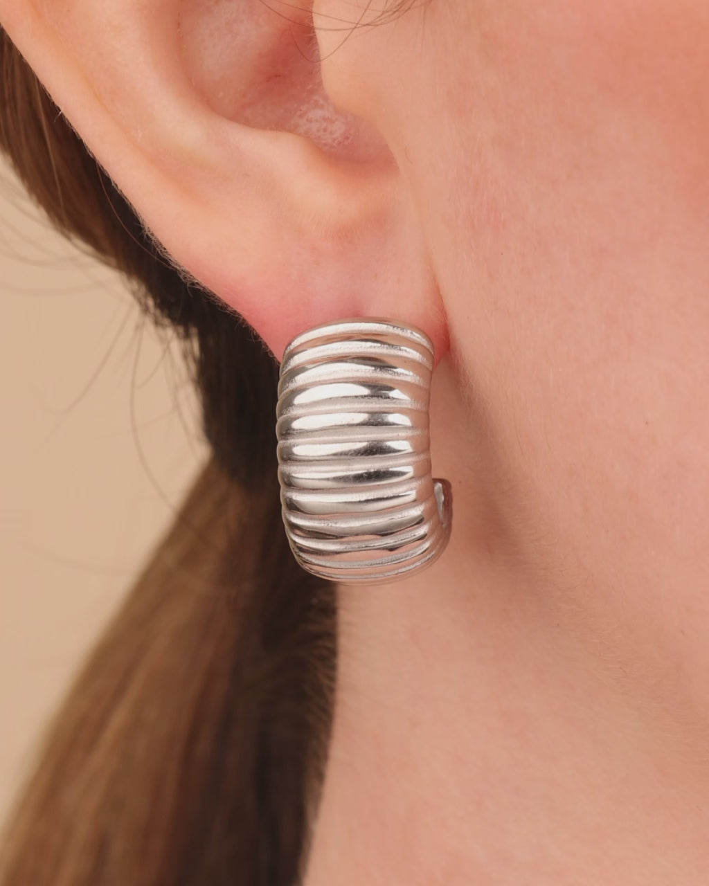 Philippa Ribbed Huggie Hoop Earrings