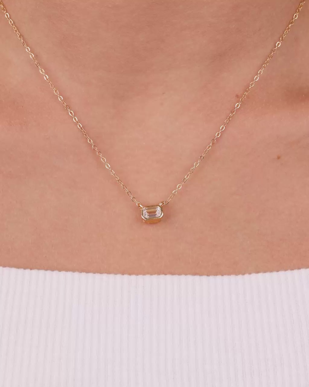 Sterling Silver Emerald Bezel Set Pendant