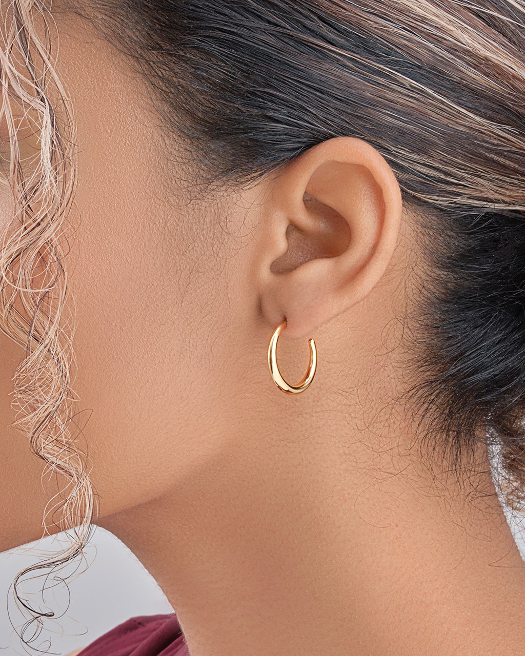 Sterling Silver 0.75" Thin Tapered Hoops Earring Sterling Forever 